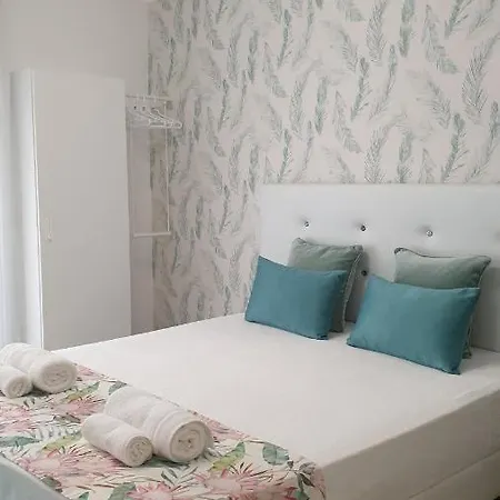 Prestige Holidays Alojamentos *