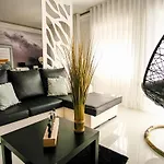 Prestige Holidays Alojamentos Ξενοδοχείο *