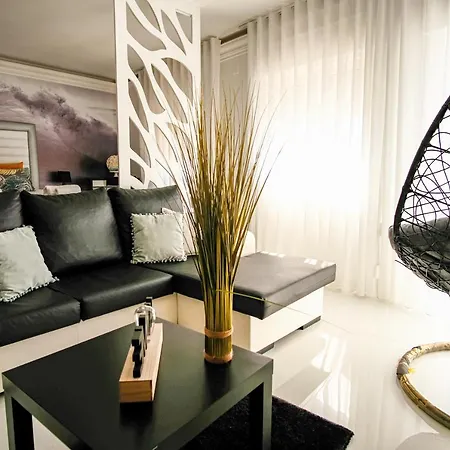 Prestige Holidays Alojamentos Отель *