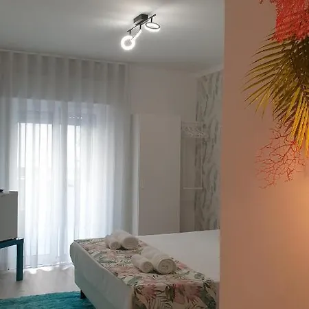 Préstige Holidays Alojamentos Hotel *